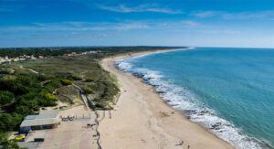 vue aérienne de la plage de Brétignolles-sur-Mer