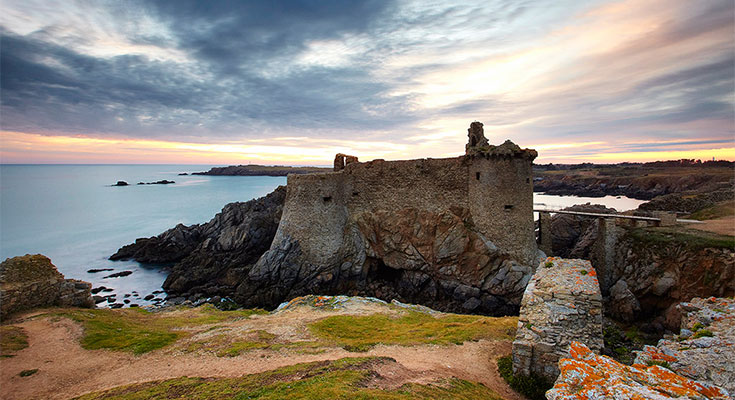 ruines et paysages de l'île d'yeu