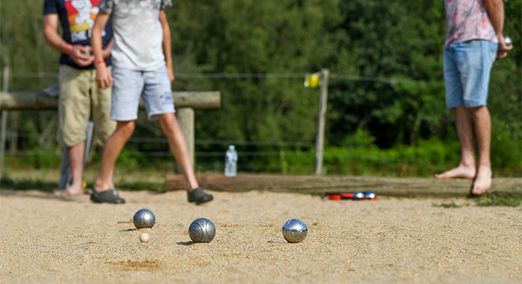 animation pétanque sur le boulodrome du camping