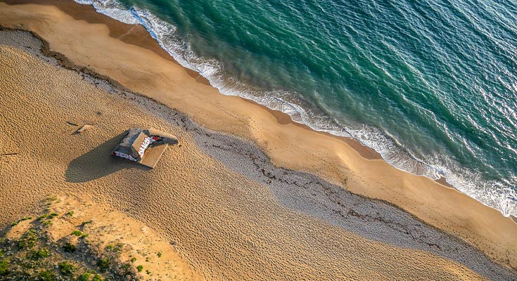 vue aérienne de la plage de sauveterre aux sables d'olonne