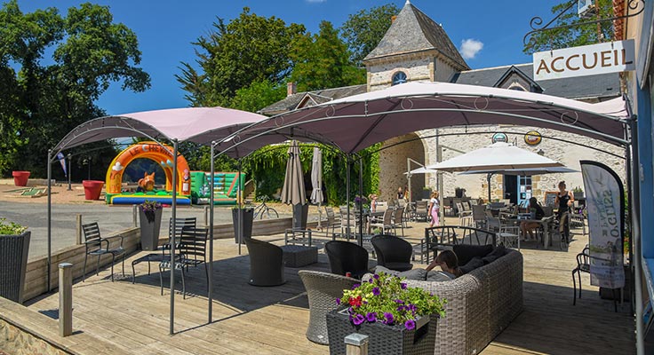 le bar et la terrasse du camping