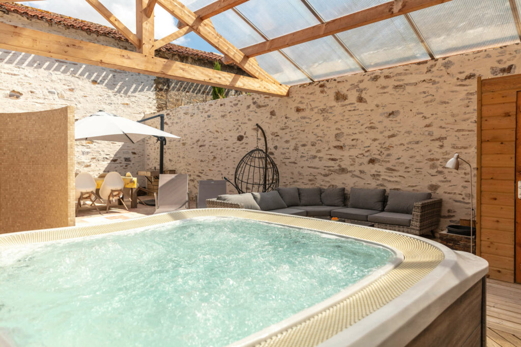 Le jacuzzi de l'espace bien-être